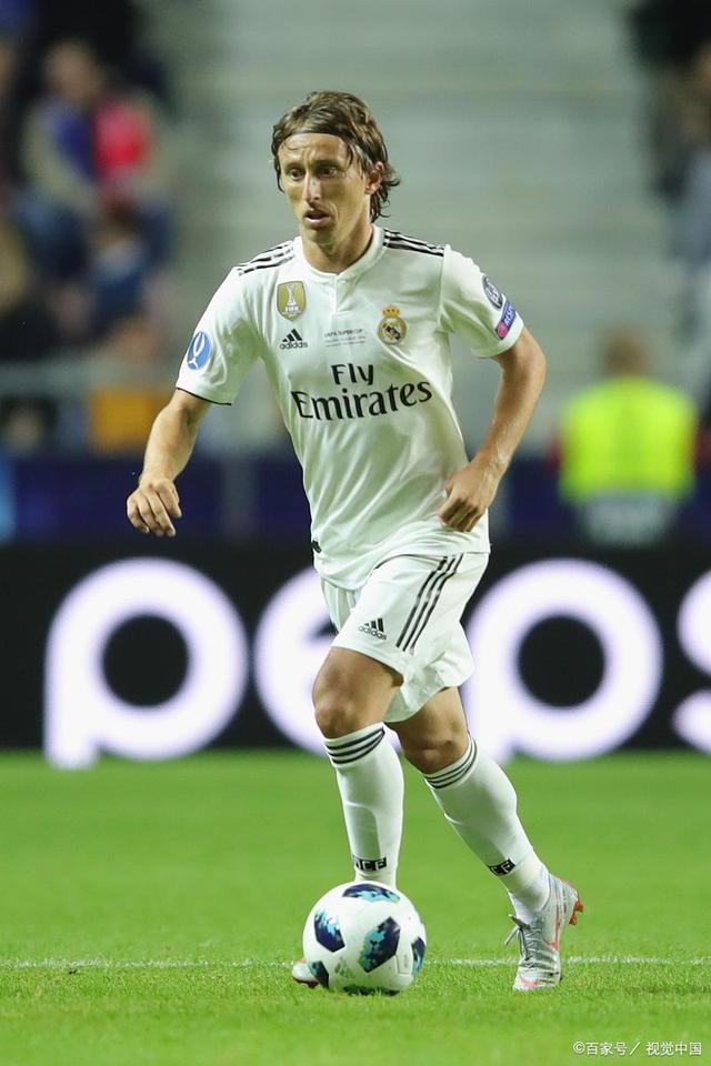 英超黑马4-2连胜！曼联弃将双响，先斩曼城后灭