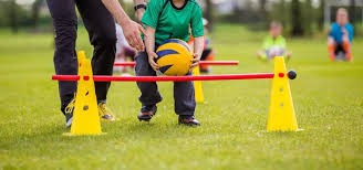 一阵雨助理工资曝光，月入上万还交社保，旭旭宝宝透露代练真实工资